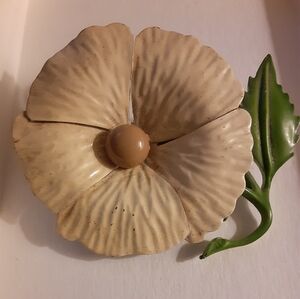 Vintage Retro Beige Enameled Flower Brooch